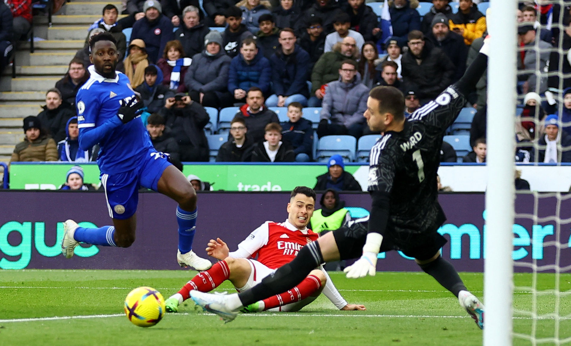 更象征了他 更象征了他